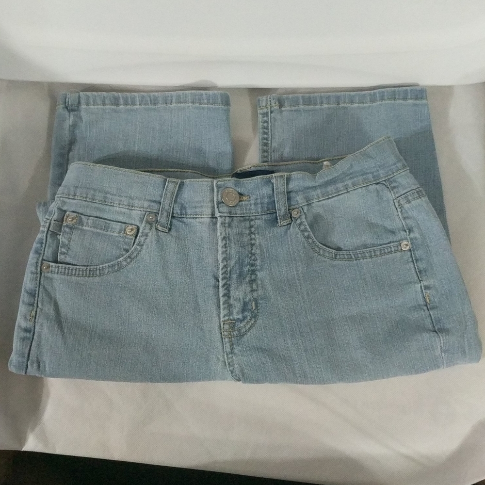 Bandolino Blu Light Wash Crop Flap Pocket - sz 8